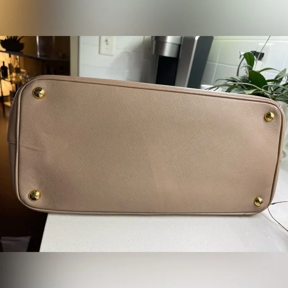 COPY - Prada Saffiano Lux Galleria Double Zip Tote -size Large - Picture 7 of 16